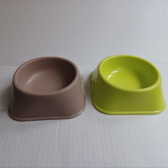 4/$30 Pet Food/Water Bowls - Small Pets - Picture 4 of 8